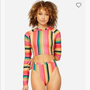 Billabong women’s crop Rash guard